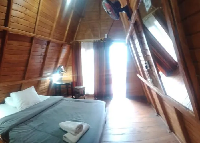 Astradana & Glamping 2*