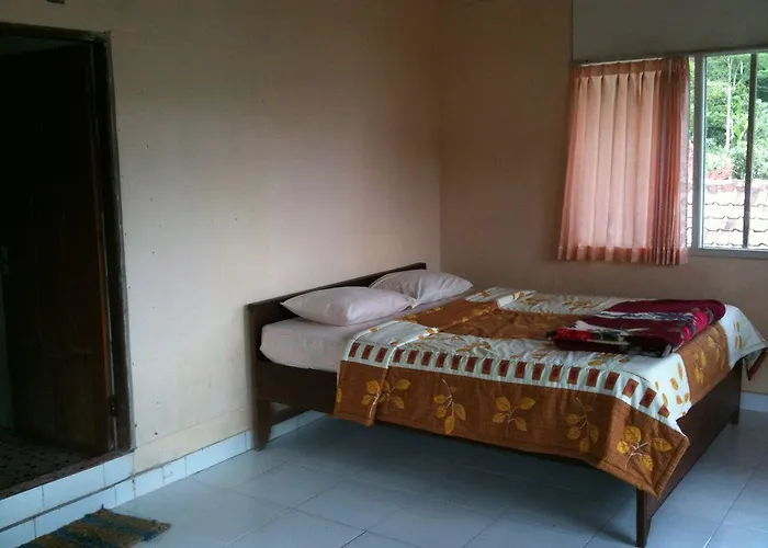 Astradana & Glamping 2*
